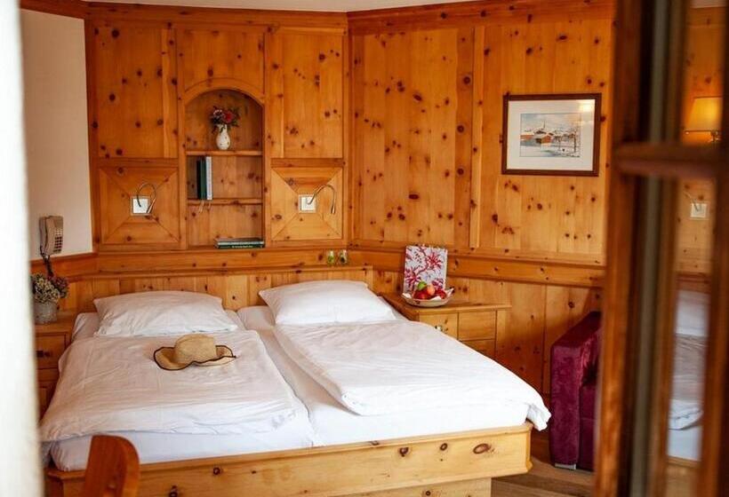 Номер Superior, Zur Post