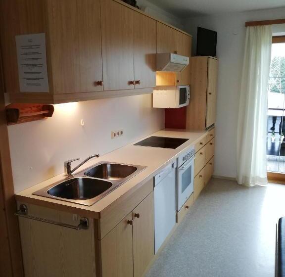 דירה בת חדר שינה 1 עם מרפסת, Oberstockinghof