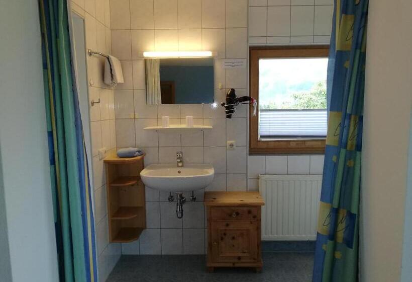 شقة غرفة نوم واحدة مزودة بشُرفة, Oberstockinghof