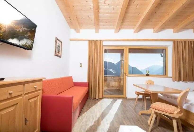 Deluxe Kolmen Hengen Huone, & Alpengasthof Pinzgerhof