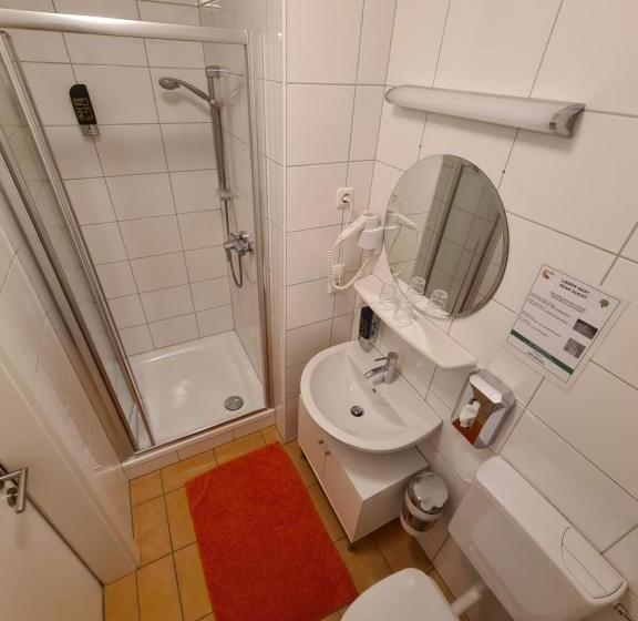 חדר משפחתי, Pension Göschlberger