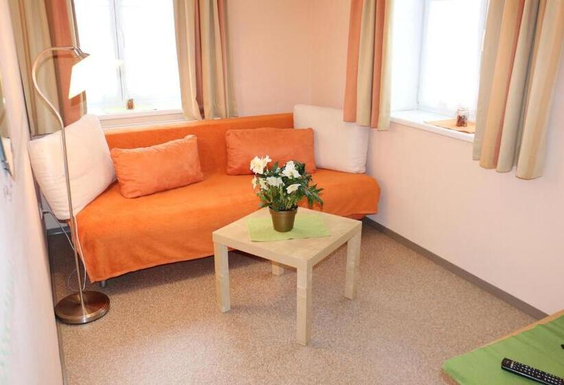 דירת חדר, Pension Göschlberger