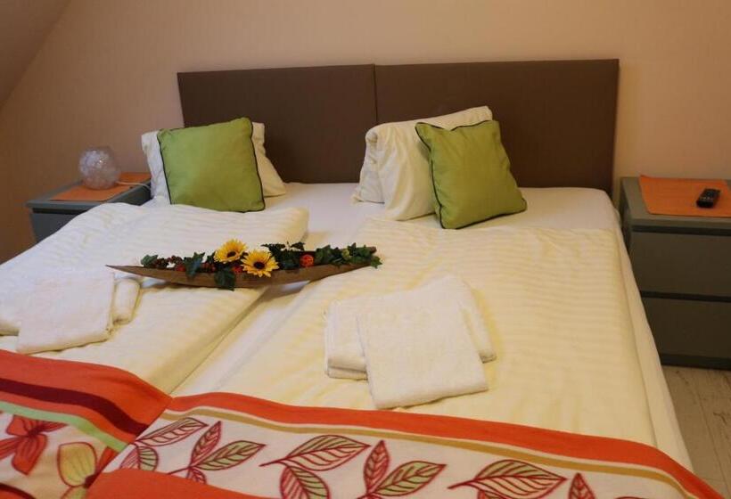 דירת חדר נוף לגינה, Pension Göschlberger