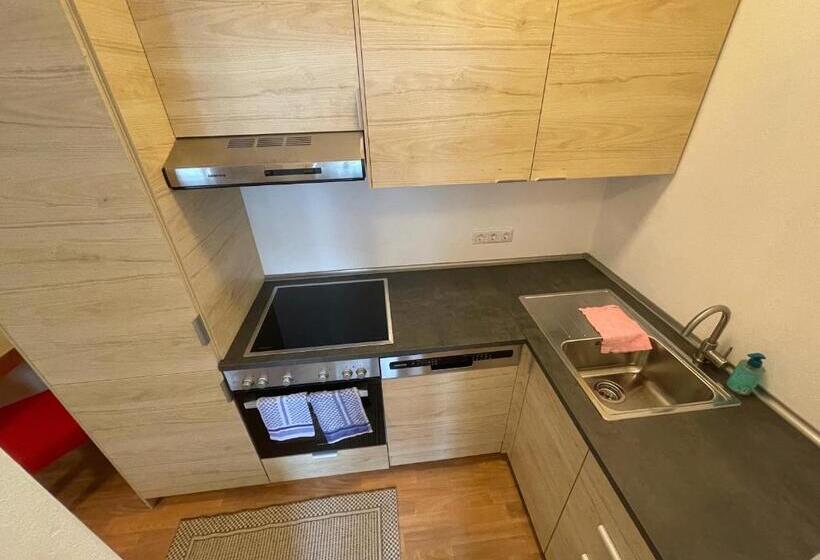 חדר קלאסי לשלושה, Pension Göschlberger