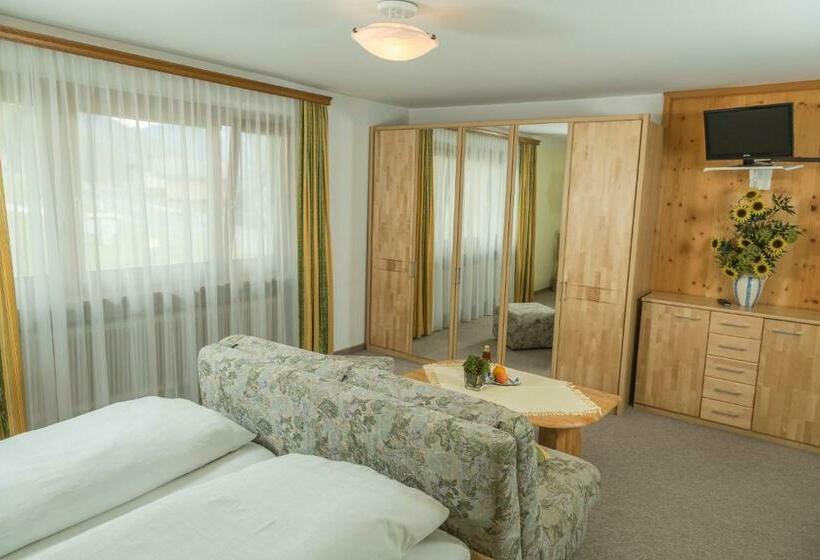 패밀리 룸, Pension Rega