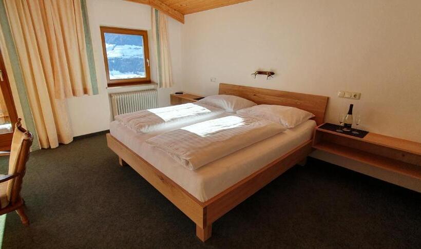 バルコニー付きスタンダードルーム, Pension Schlossberg