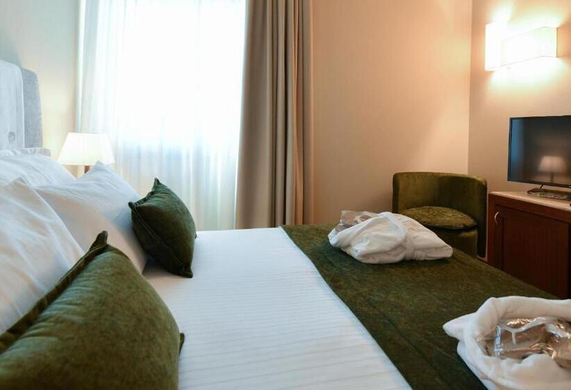 Трехместный Superior Вид на Море, Bellevue Hotel & Resort