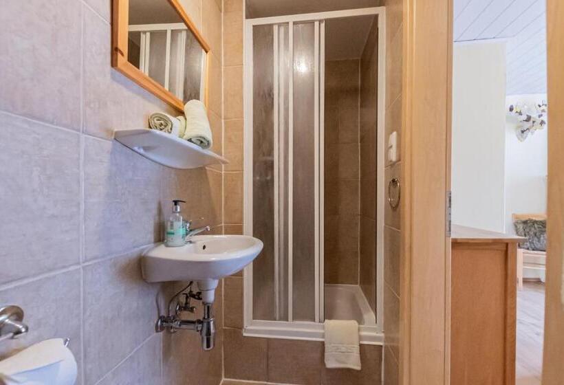 Номер Стандарт с Балконом, Chalet Charlotte