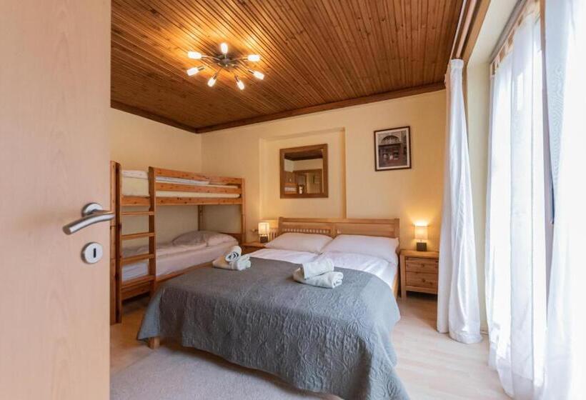 패밀리 룸, Chalet Charlotte