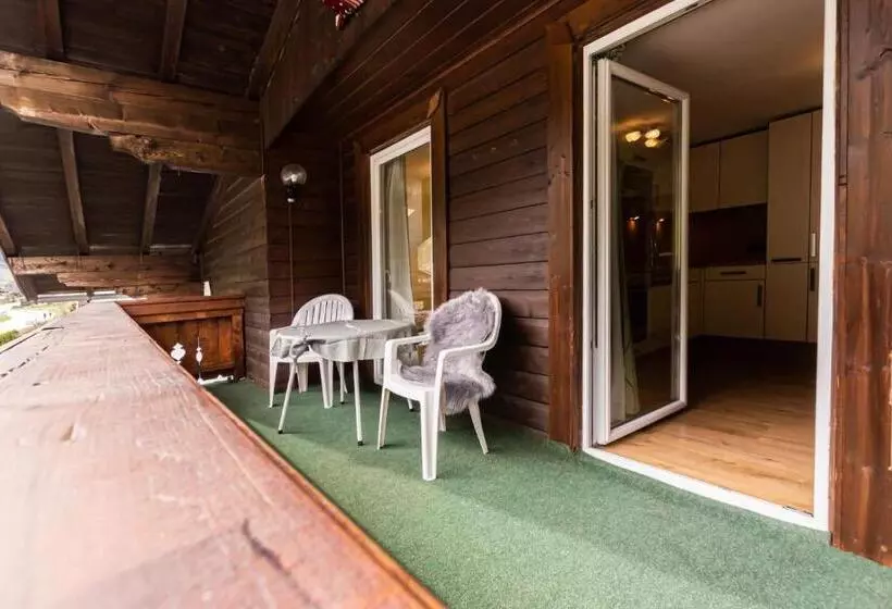 ジュニアスイート, Chalet Charlotte