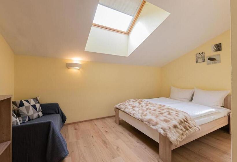 Полулюкс, Chalet Charlotte