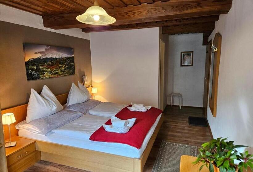 اتاق استاندارد با چشم‌انداز کوهستان, Gasthof Pension Alt Kirchheim