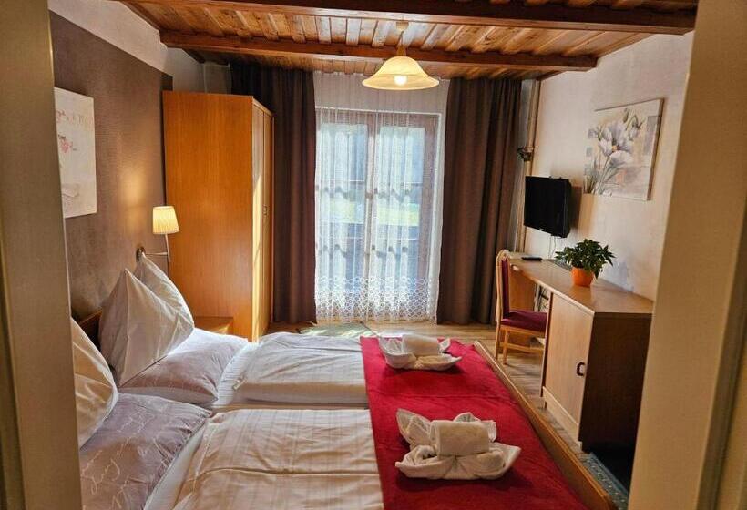 غرفة قياسية رباعية, Gasthof Pension Alt Kirchheim