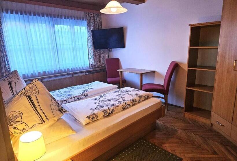 غرفة قياسية رباعية, Gasthof Pension Alt Kirchheim