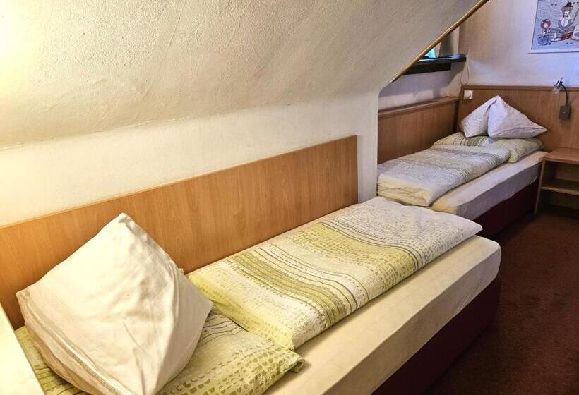 اتاق استاندارد چهار تخته, Gasthof Pension Alt Kirchheim