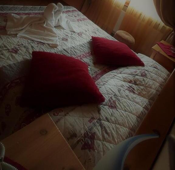 غرفة قياسية مطلة على الجبل, Cima D'oro