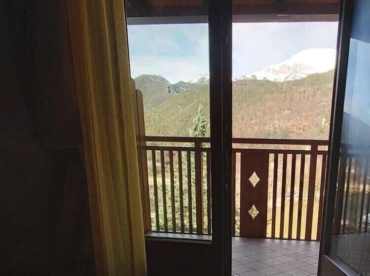 غرفة قياسية رباعية, Cima D'oro