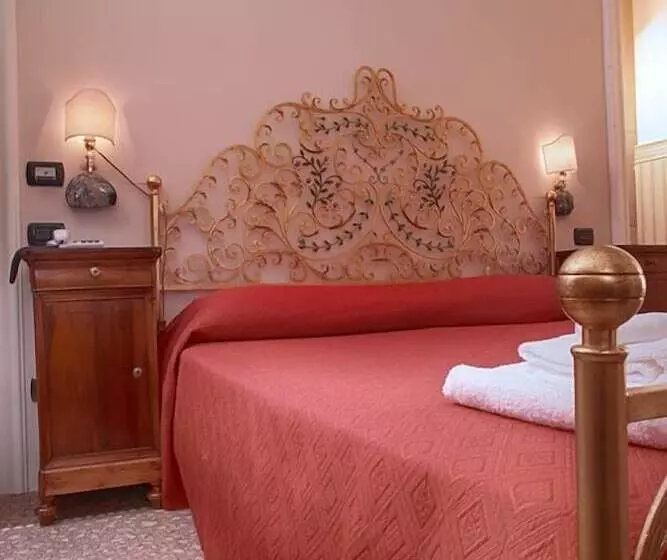 اتاق استاندارد, Domus Real Cardello