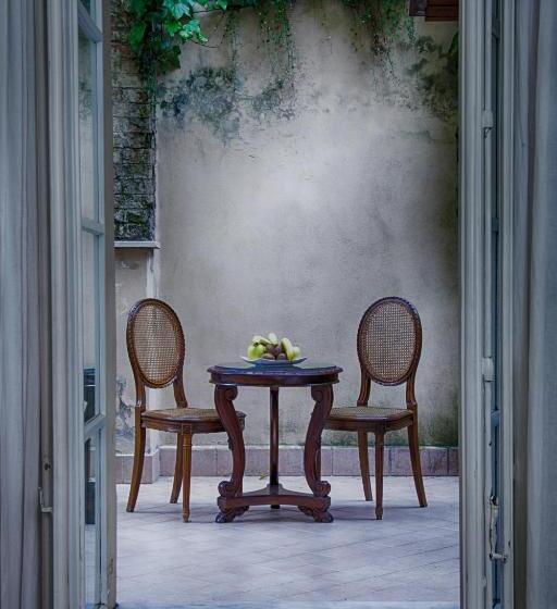 اتاق استاندارد, Domus Real Cardello