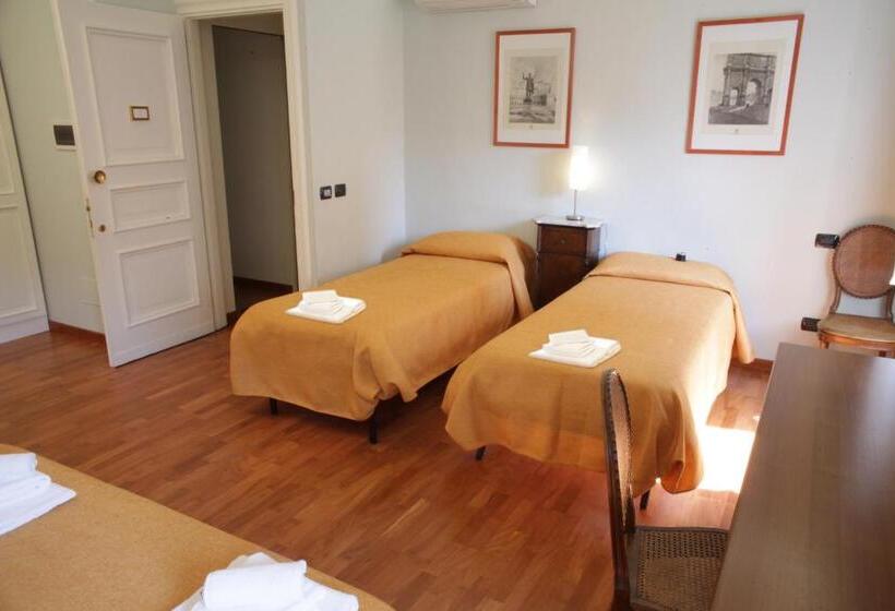 اتاق استاندارد چهار تخته, Domus Real Cardello