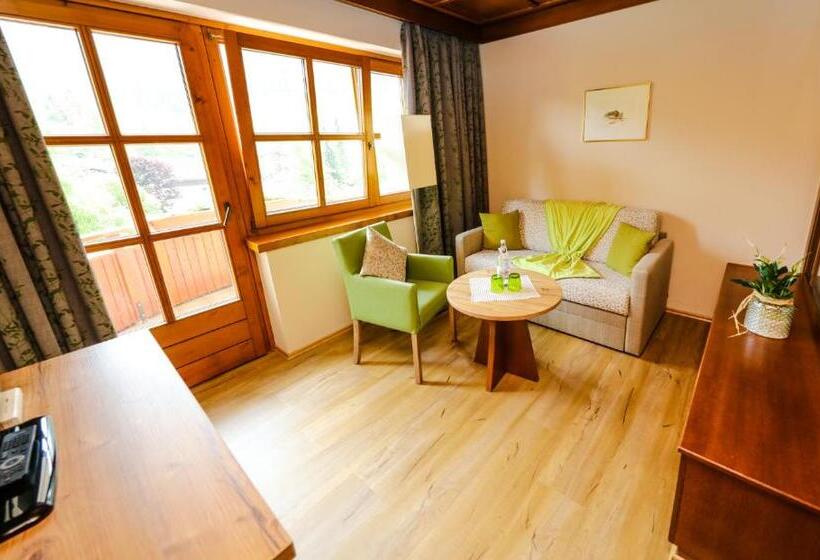 جناح جونيور مزوَّد بشرفة, Kolmhof