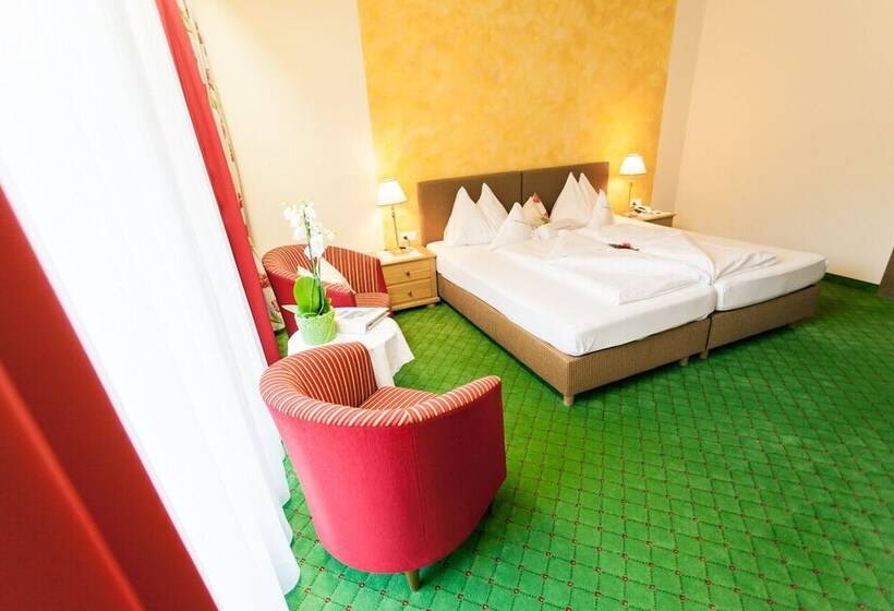 غرفة قياسية مزوَّدة بشُرفة, Kolmhof