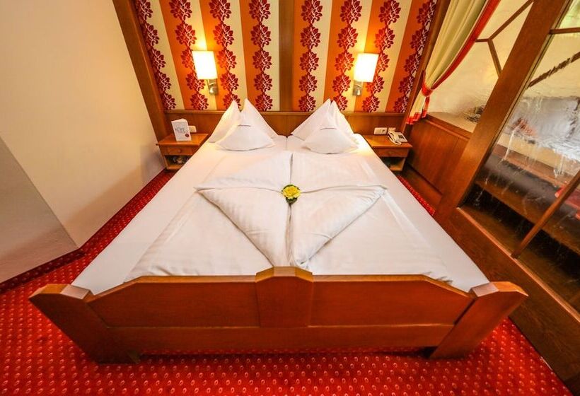 جناح جونيور مزوَّد بشرفة, Kolmhof