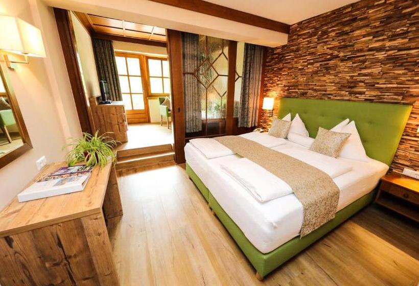 جناح جونيور مزوَّد بشرفة, Kolmhof