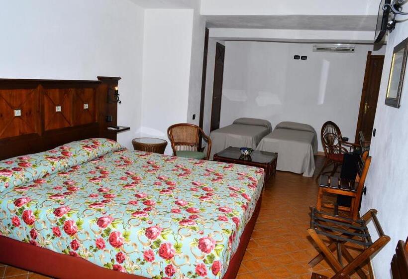 חדר סטנדרט לשלושה, La Locandiera Affittacamere