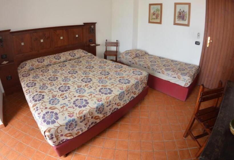 חדר סטנדרט לשלושה, La Locandiera Affittacamere