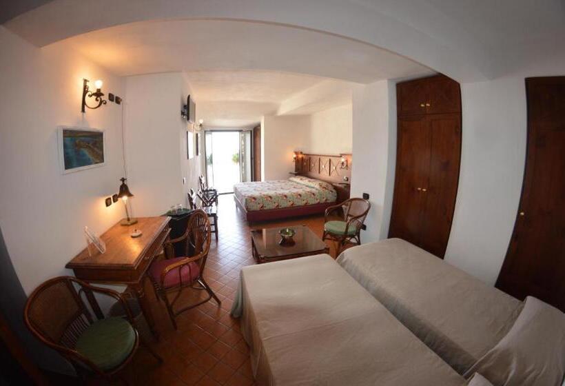 חדר סטנדרט לארבעה, La Locandiera Affittacamere