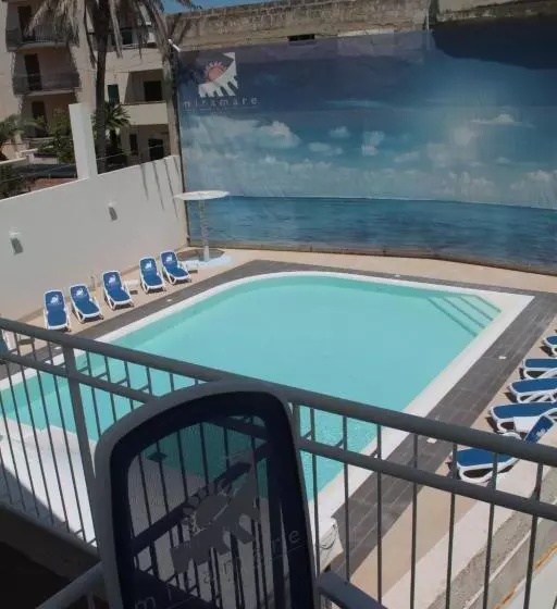 Economy Triple Room, Miramare