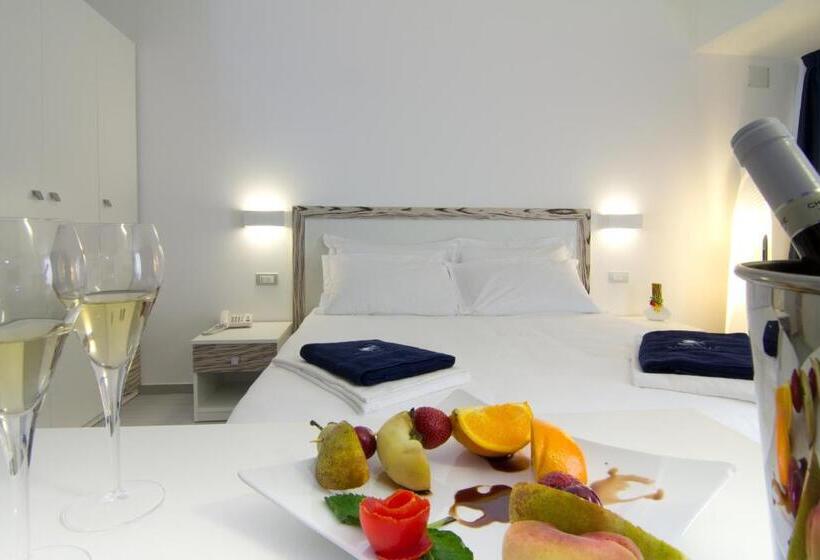 Номер Стандарт Вид на Море, Miramare