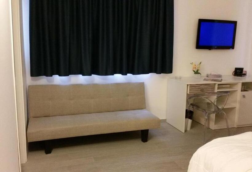 Трехместный Номер Стандарт с Балконом, Miramare