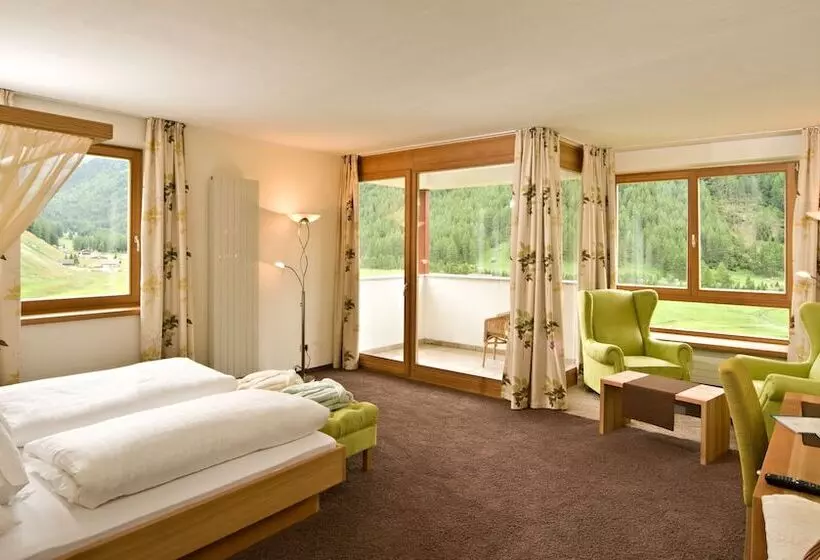 Suite with Views