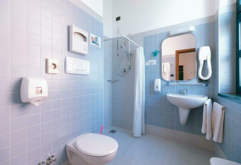 اتاق استاندارد سه نفره, Open011