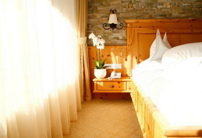 סוויטת ג'וניור, Petrus