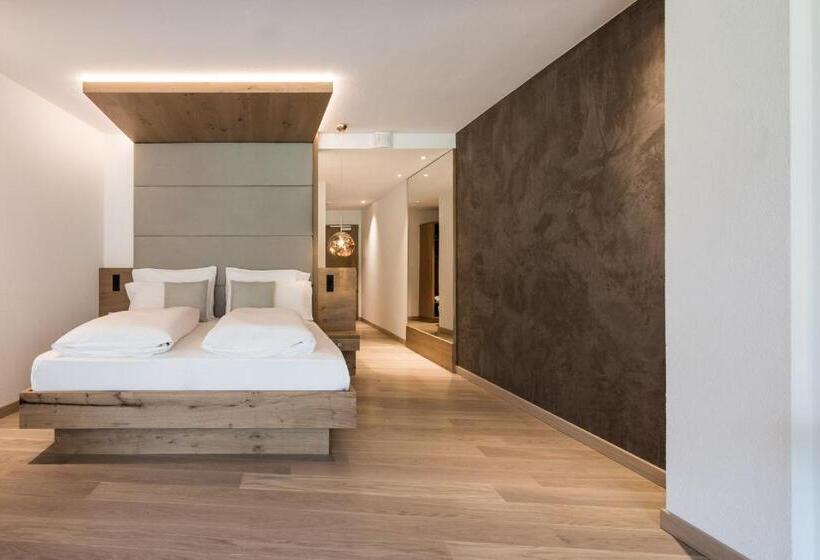 חדר דלוקס, Petrus