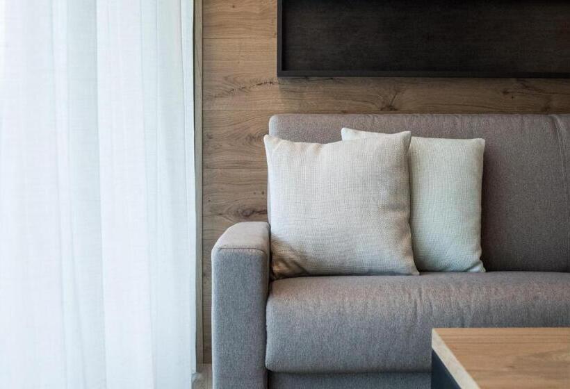 חדר דלוקס, Petrus