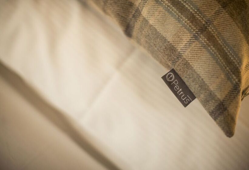 חדר דלוקס, Petrus