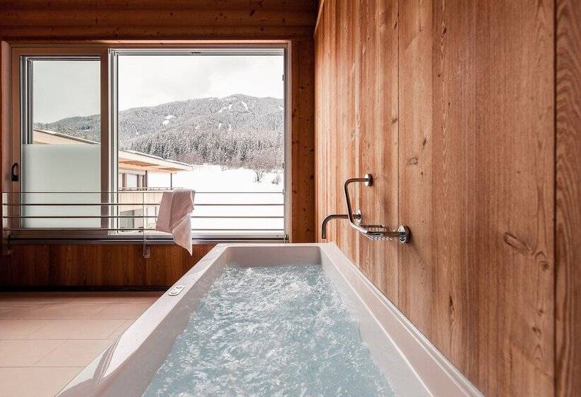 חדר דלוקס, Petrus