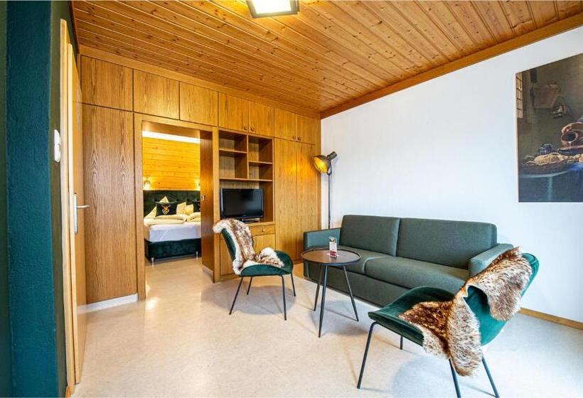 ファミリールーム, Raunig