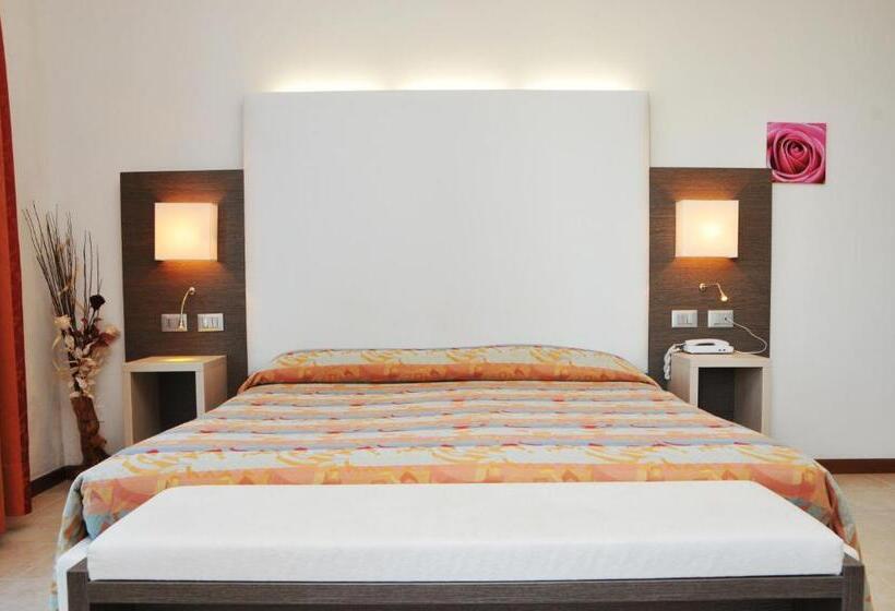 Comfort room with balcony, Venezia