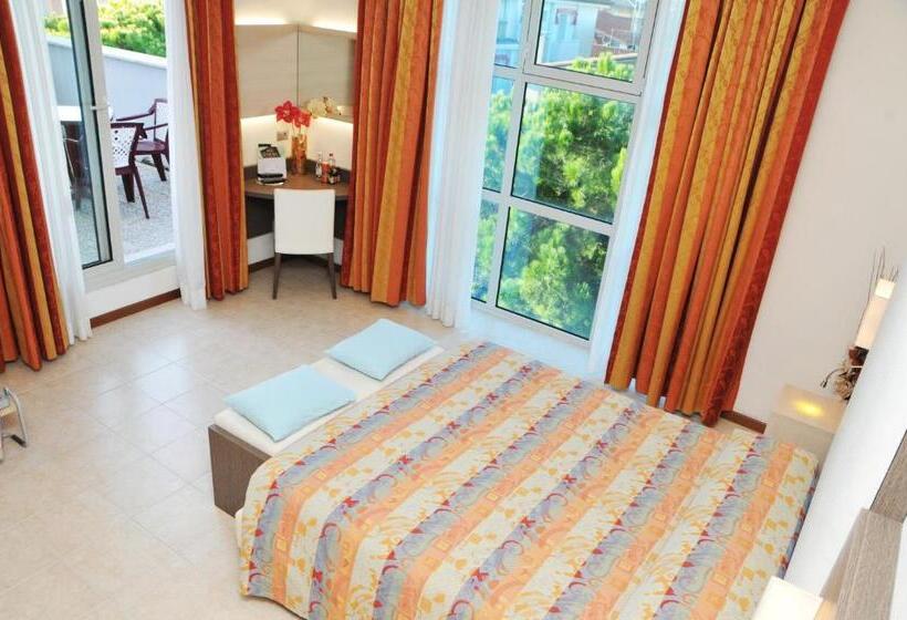 Comfort room with balcony, Venezia