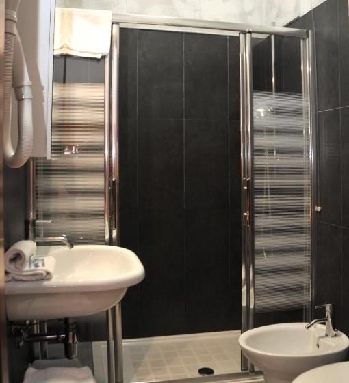 Comfort room with balcony, Venezia