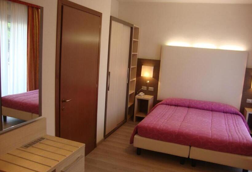 Comfort room with balcony, Venezia