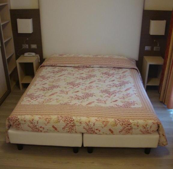 Comfort room with balcony, Venezia