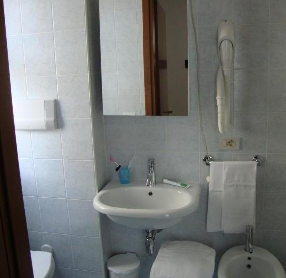 Comfort room with balcony, Venezia