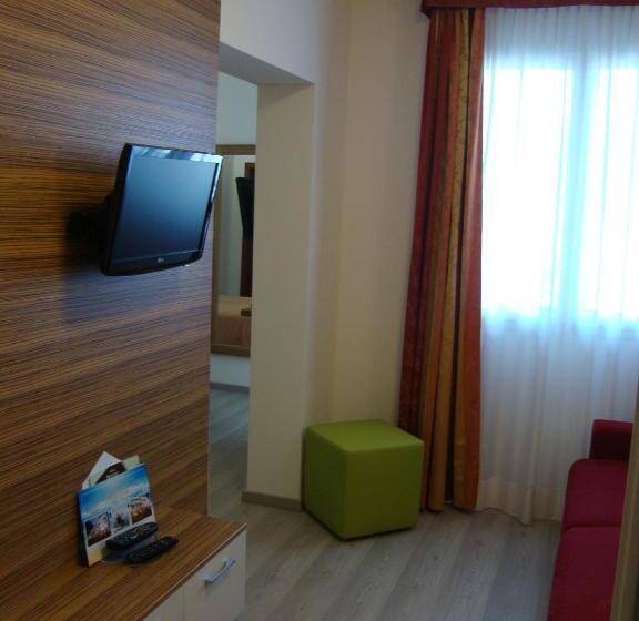 Family flat with balcony, Venezia