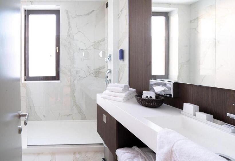 Люкс Superior, Wulfenia 4s   Adults Only